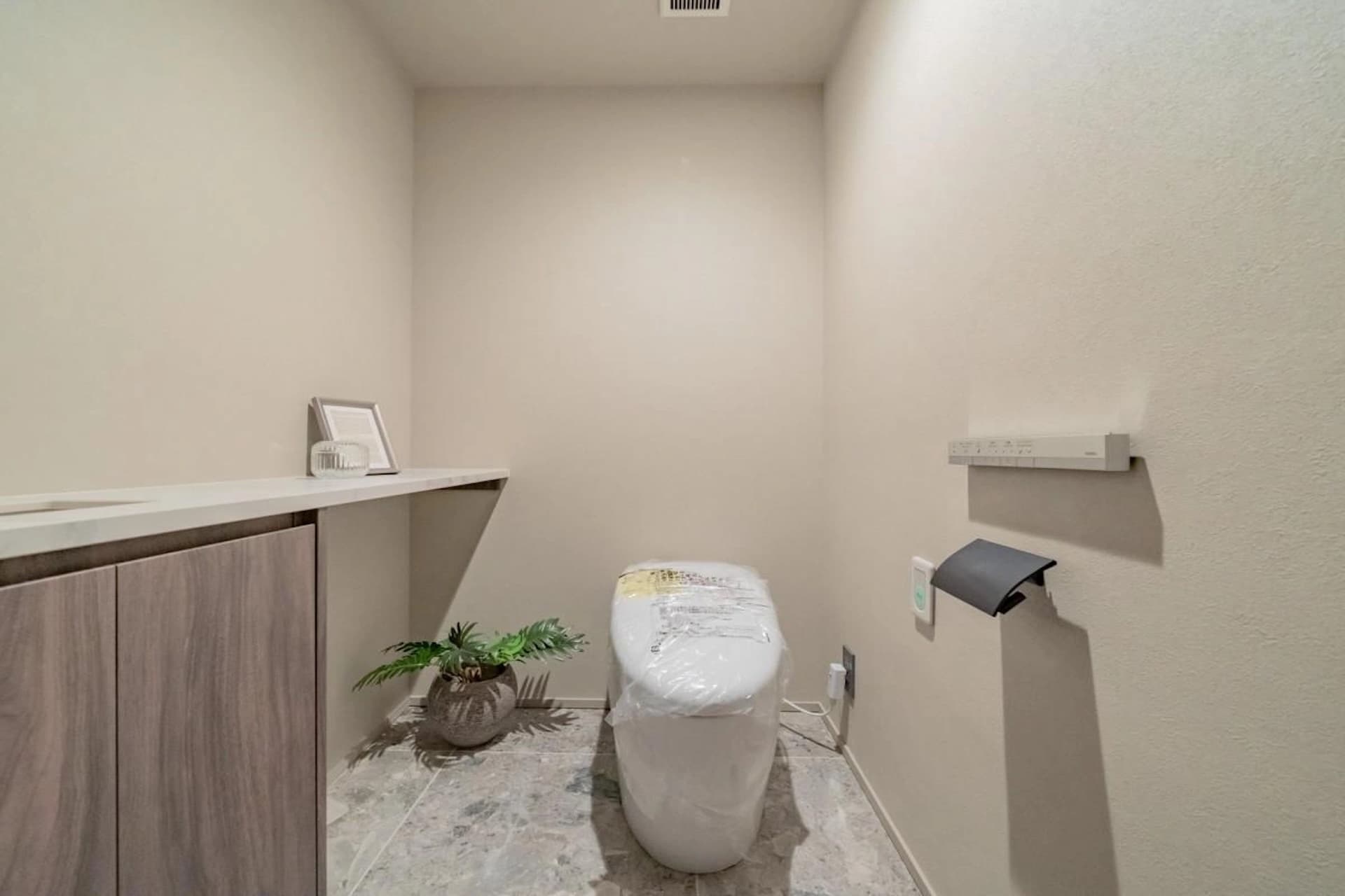 Shirokane Tower Tower Building 9.jpg