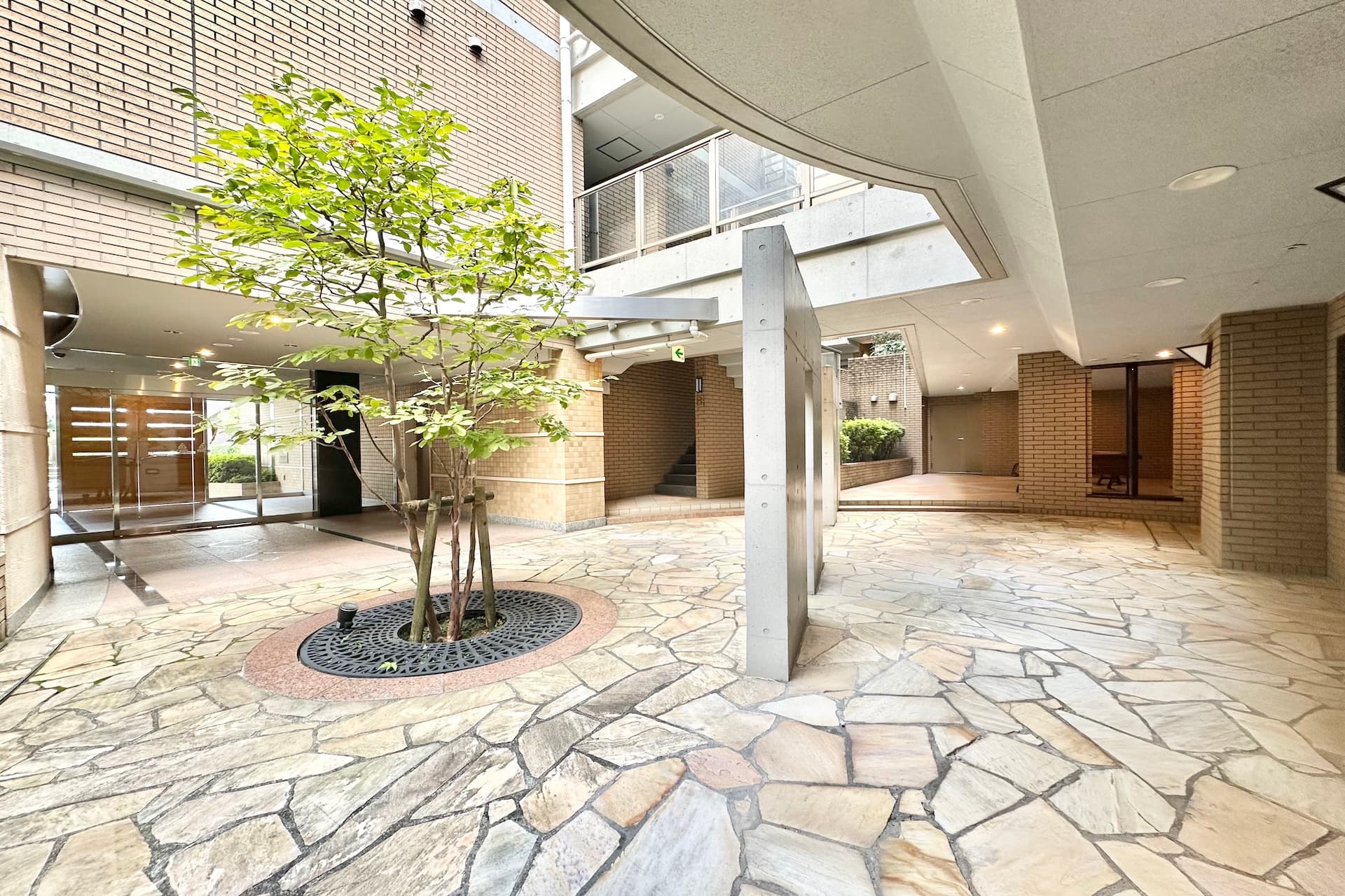 Diana Court Yoyogi2.jpg