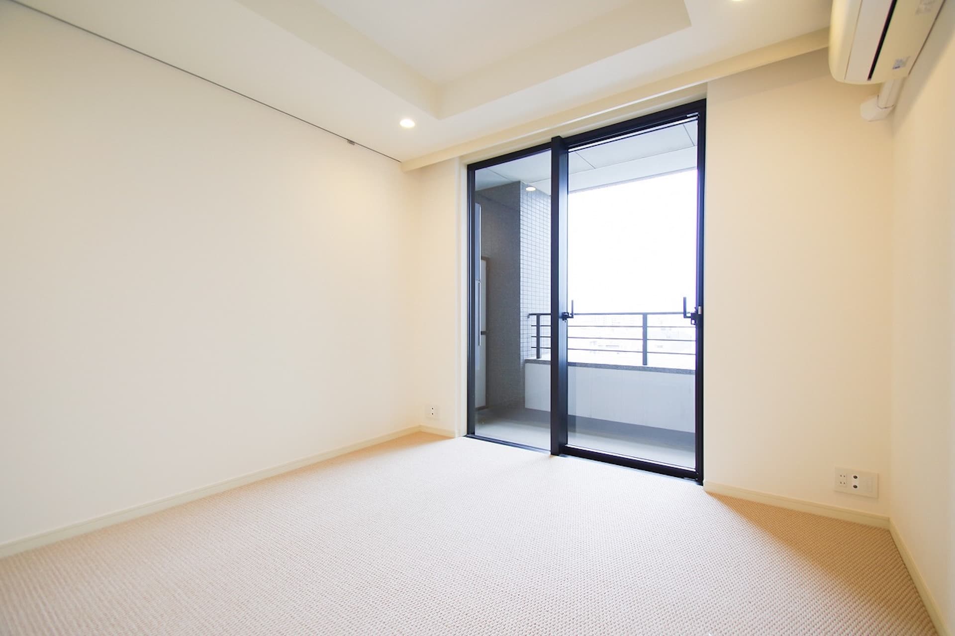 La Tour KAGURAZAKA1.jpg