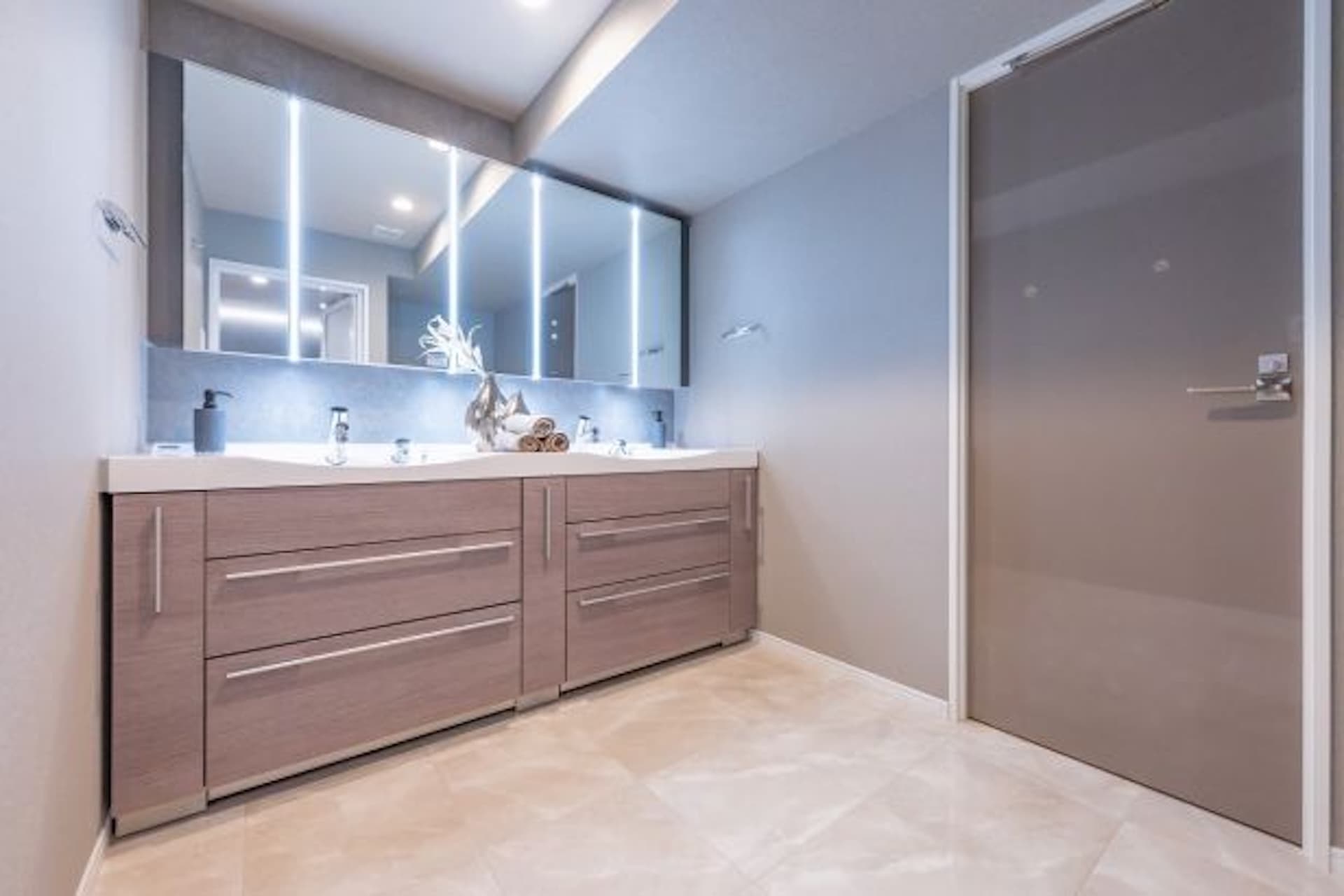 Lions Yotsuya Tower Gate7.jpg