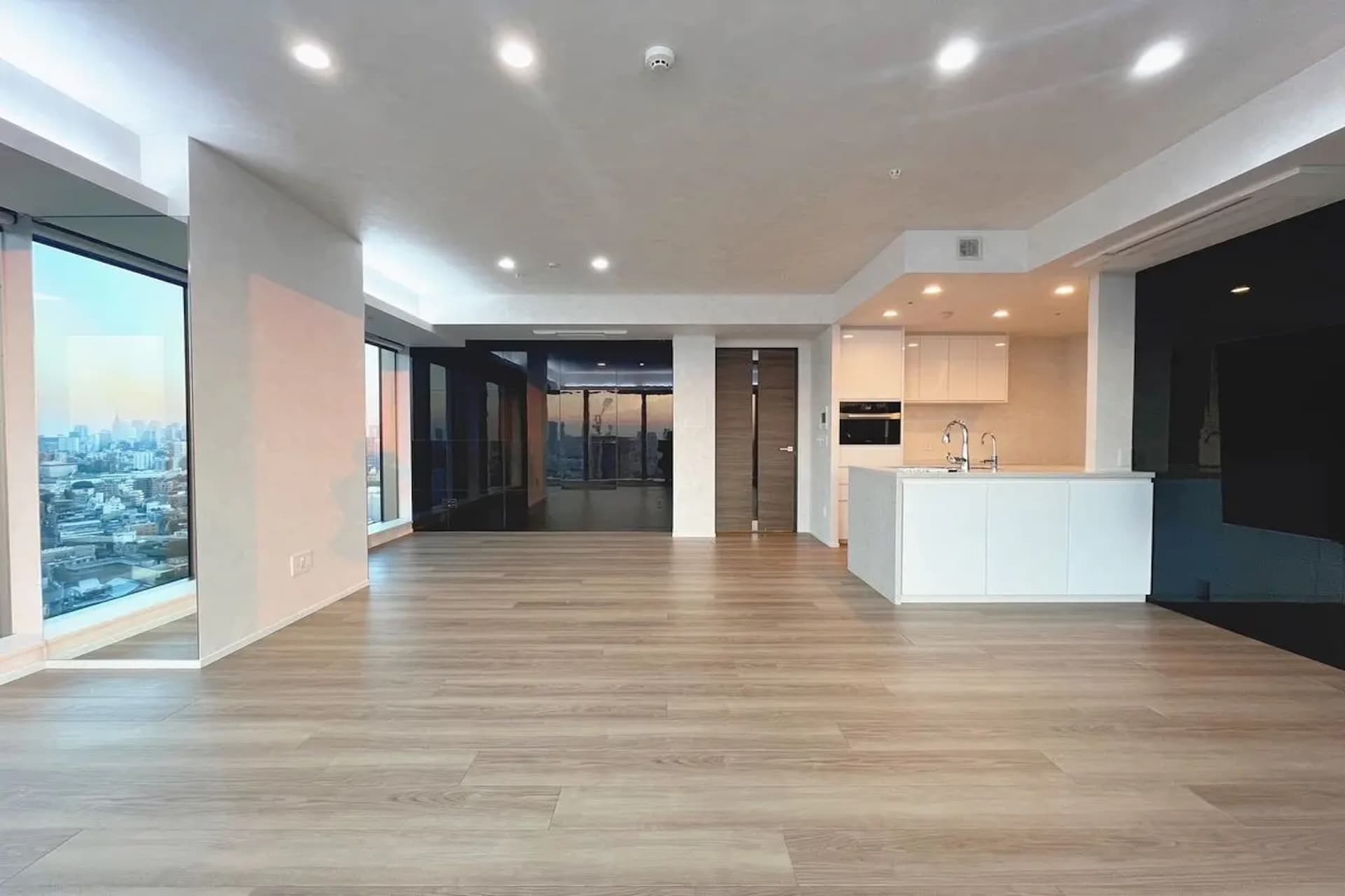 Shirokane The Sky4.jpg