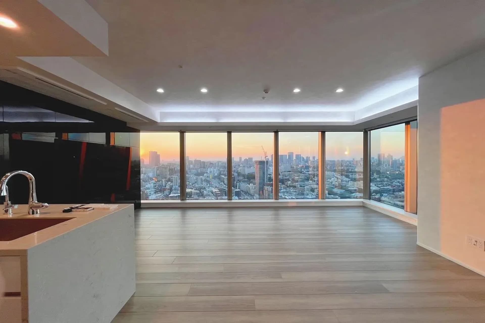 Shirokane The Sky11.jpg