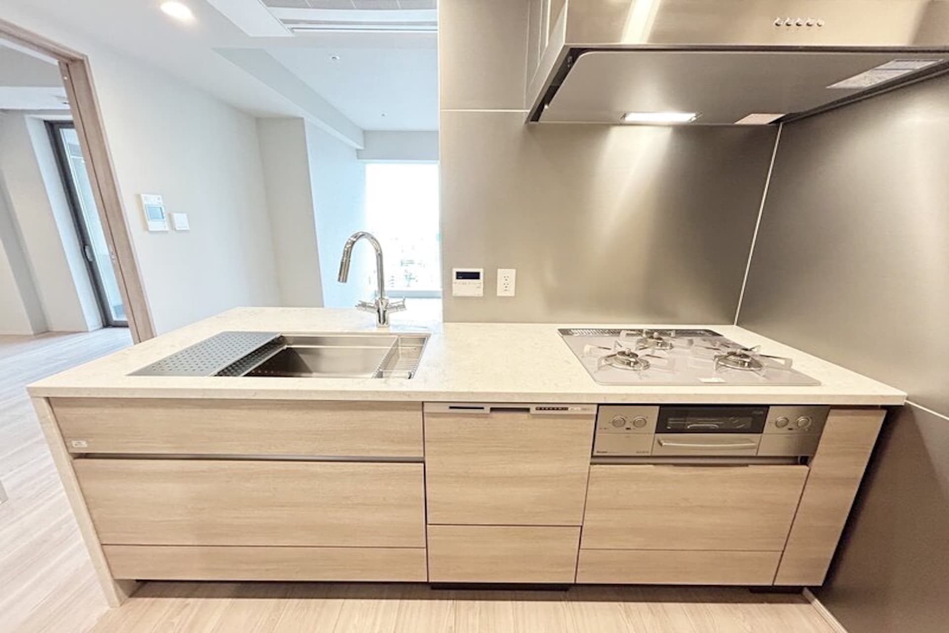 Shirokane The Sky4.jpg