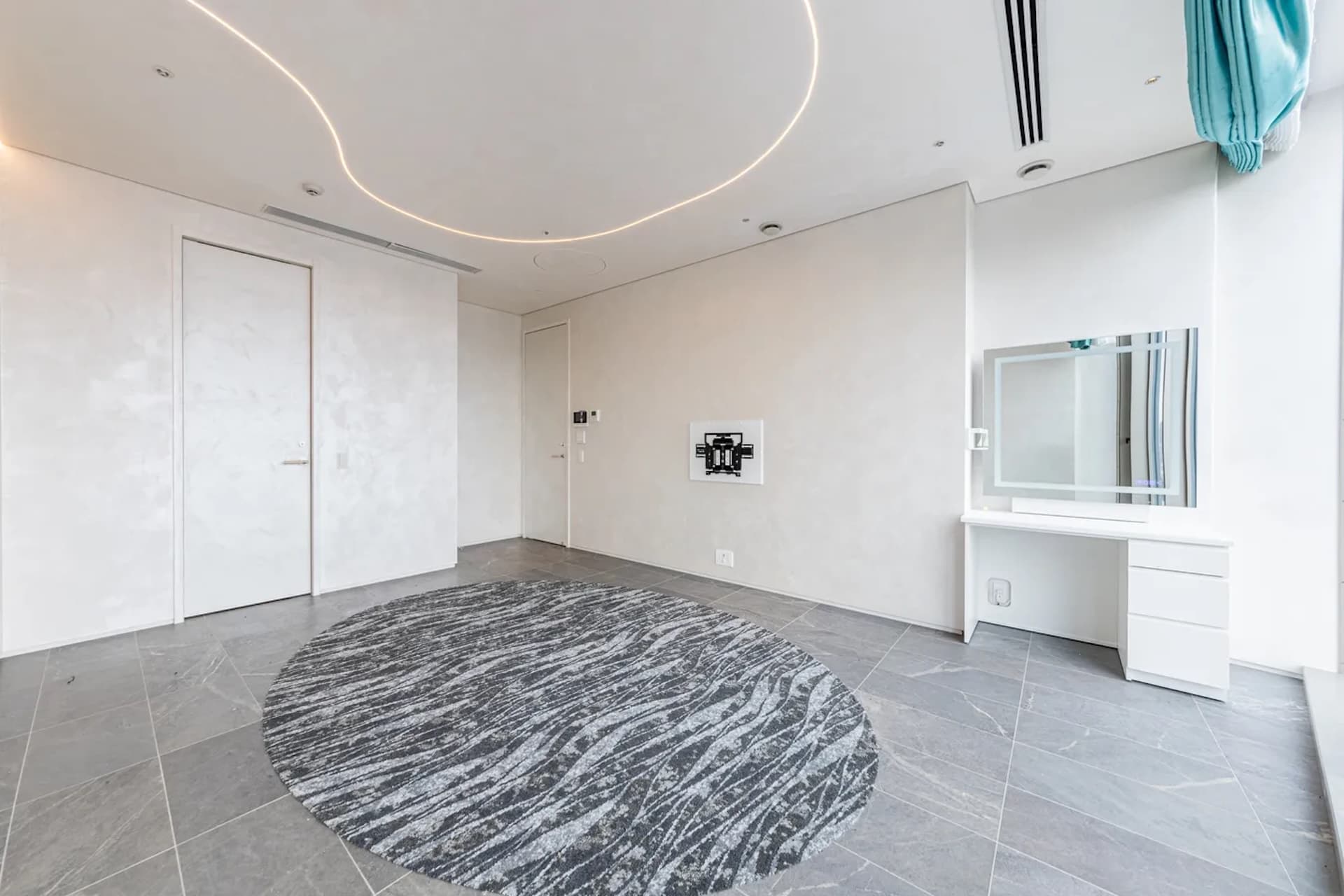 Park Court Jingu Kitasando The Tower11.jpg