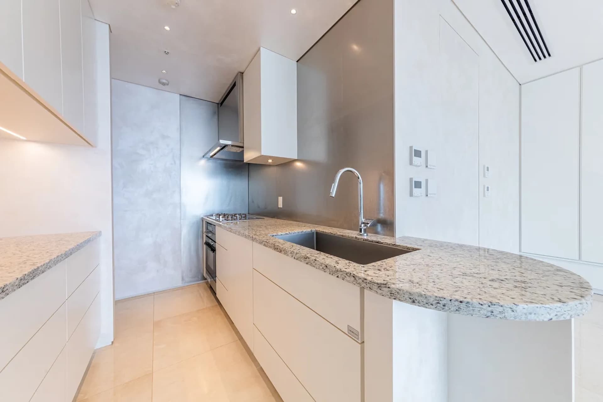 Park Court Jingu Kitasando The Tower7.jpg