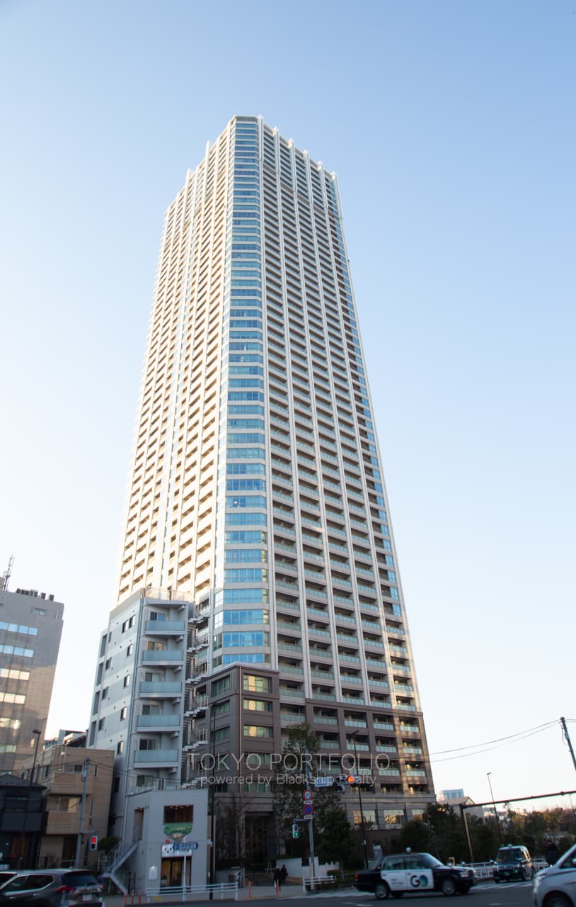 Tomihisa Cross Comfort Tower 2011-1.jpg