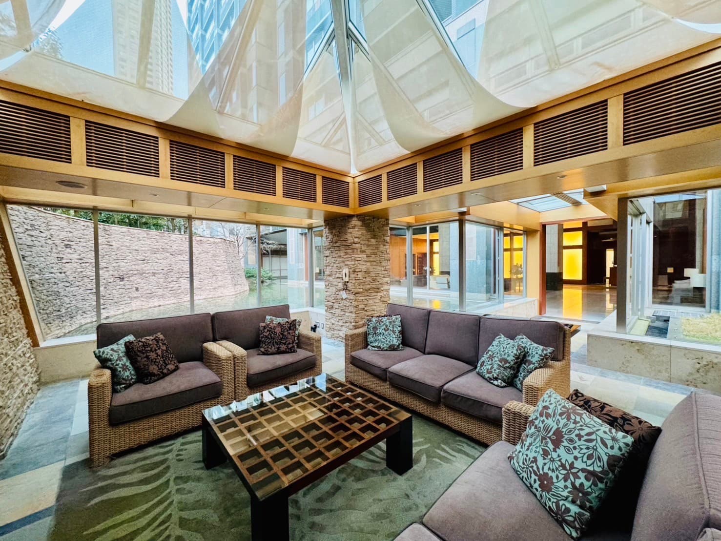 LINE_ALBUM_シティタワー高輪 30階_共用部2.jpg