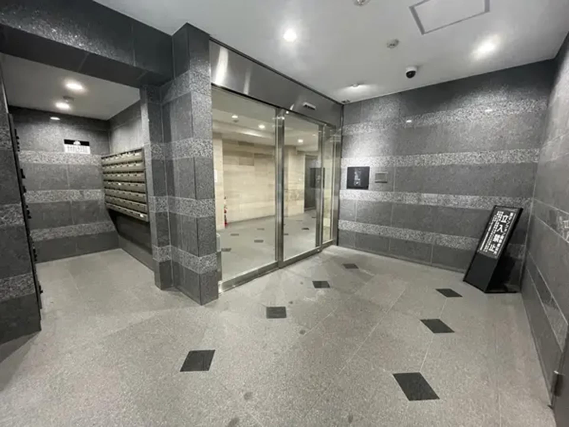 Palais Studio Ochanomizu Surugadai Sanbankan2.jpg