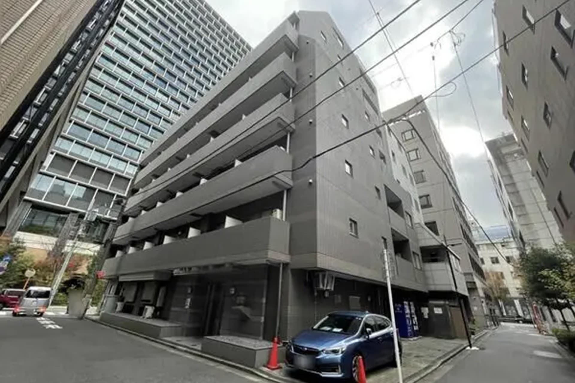 Palais Studio Ochanomizu Surugadai Sanbankan. 1.jpg