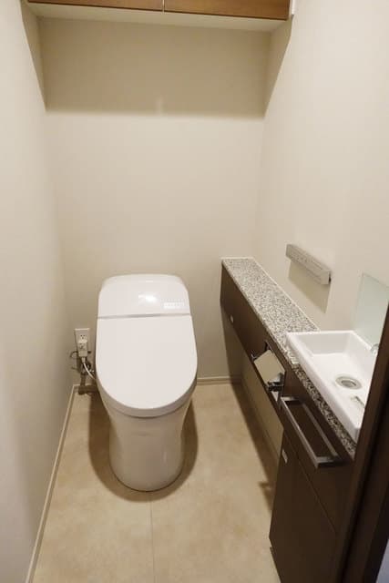 92f095027d8242d0ab14942dbd12b422