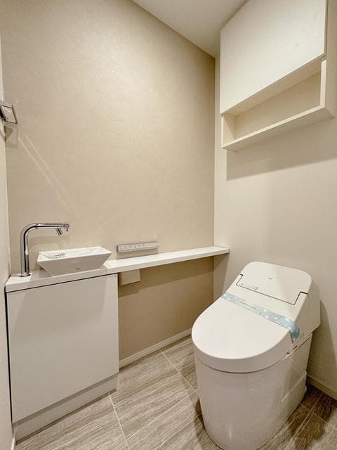 e5e87a94dd4a48e98cb158af3130be3d