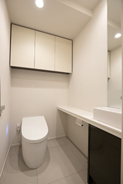 8c58ff124e184a4d9df3f01732b2ad9c