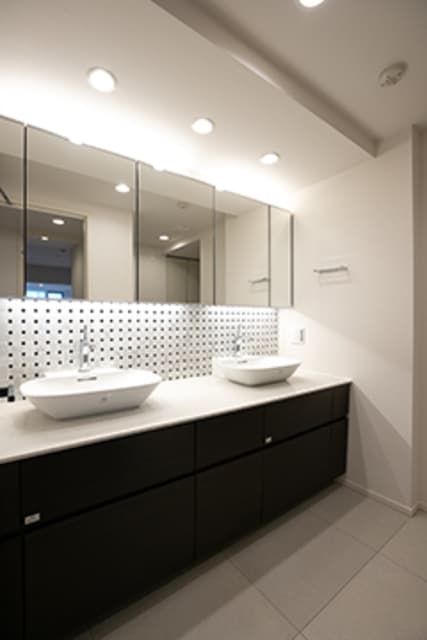 8c58ff124e184a4d9df3f01732b2ad9c