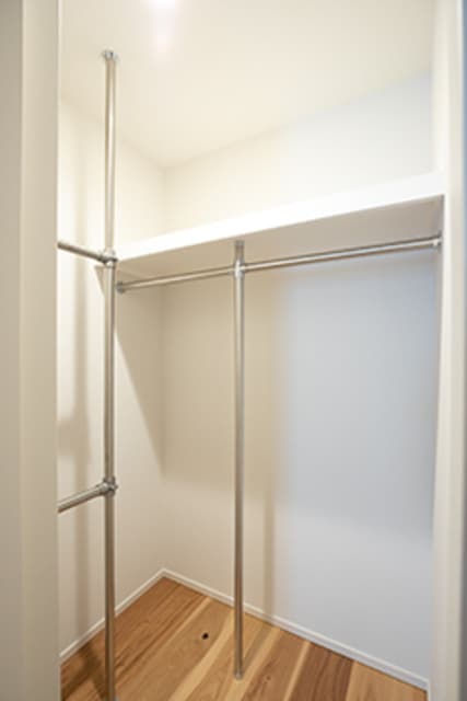 8c58ff124e184a4d9df3f01732b2ad9c