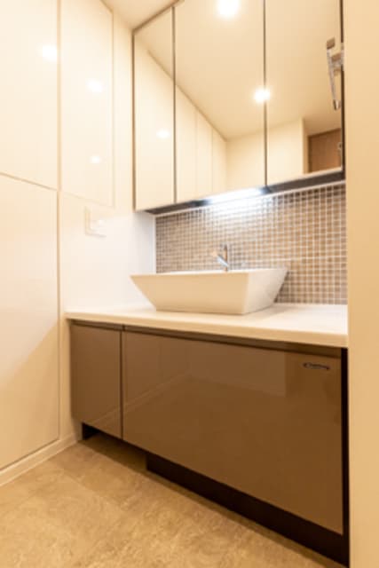 3bd1b3a4f0e04c2b933ab9538972e0b6