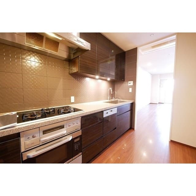 6c3422d3fbc54b7fa1e39b8ede7eeee6