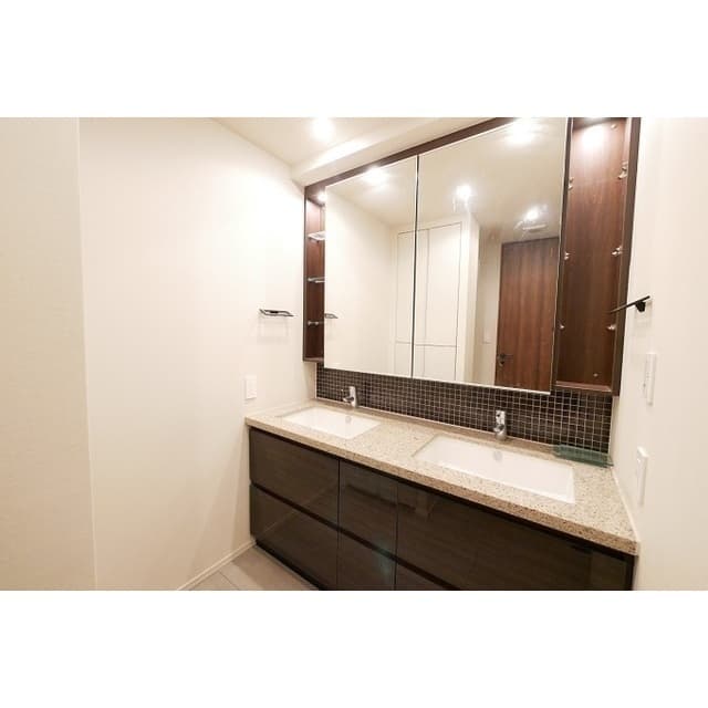 6c3422d3fbc54b7fa1e39b8ede7eeee6