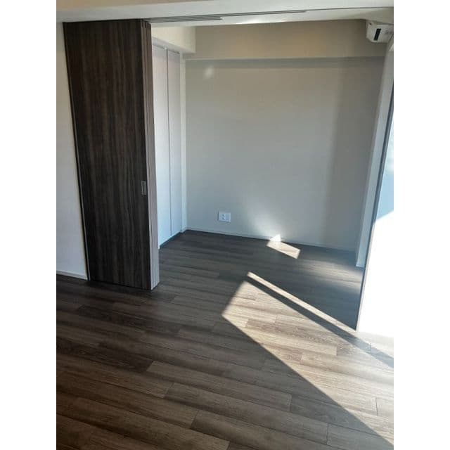 b649d2f4e5b54a9b974e00503569c703