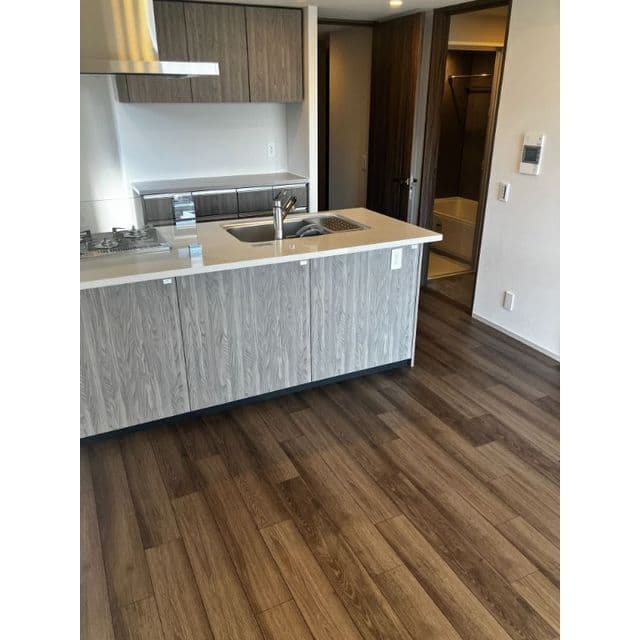 b649d2f4e5b54a9b974e00503569c703