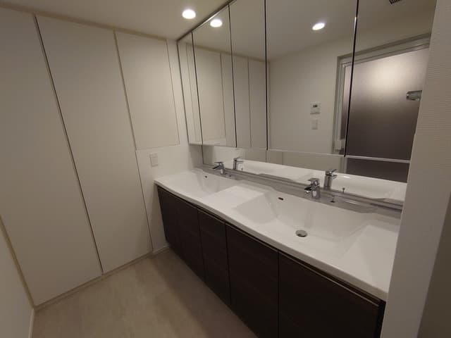 ee01473078d642c995b1ae6257ff3ed2