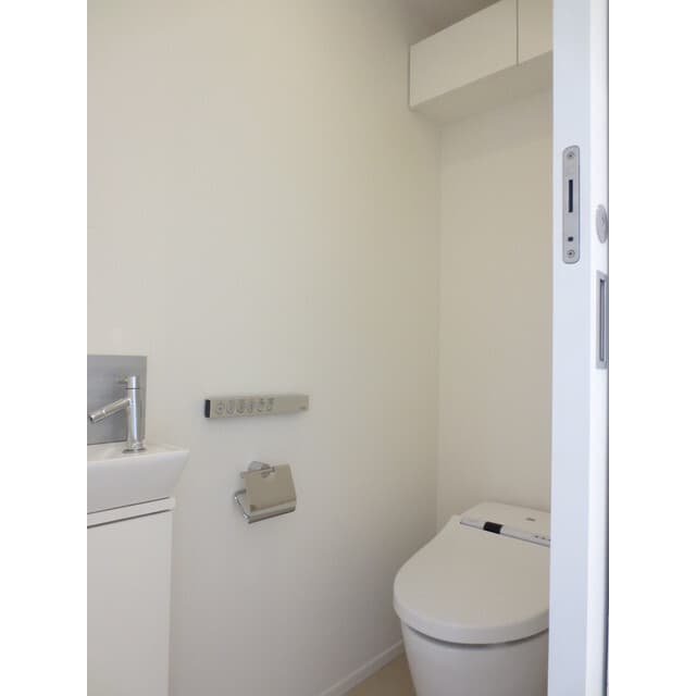 6e4ac9431fe84c04bb3e126e89d46b78