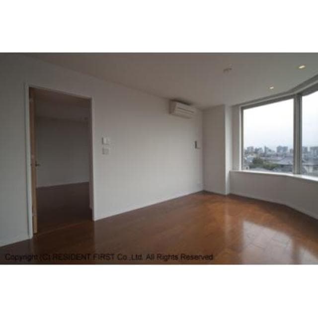 db6dad09bd664e96bb9e04bea2558338