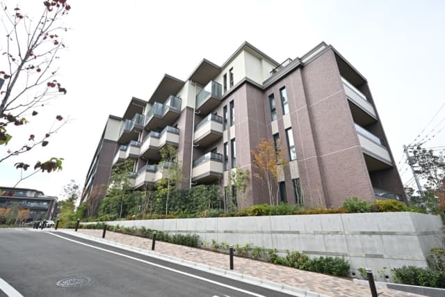 f9c3c5a4cfd74c46a1ba3eab27ede439