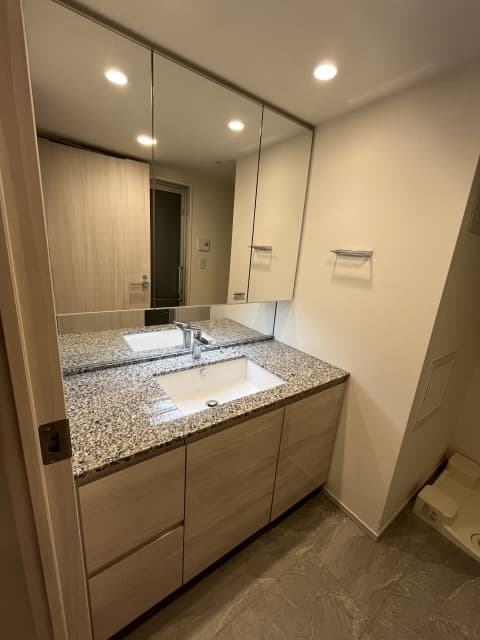 7f593685149d4b4ca467287972d00ffe