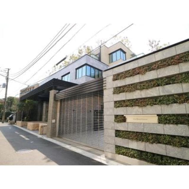 5692489744ed42a3b7e8e9035172c462