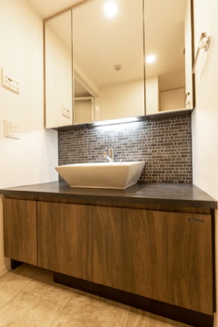 3bd1b3a4f0e04c2b933ab9538972e0b6