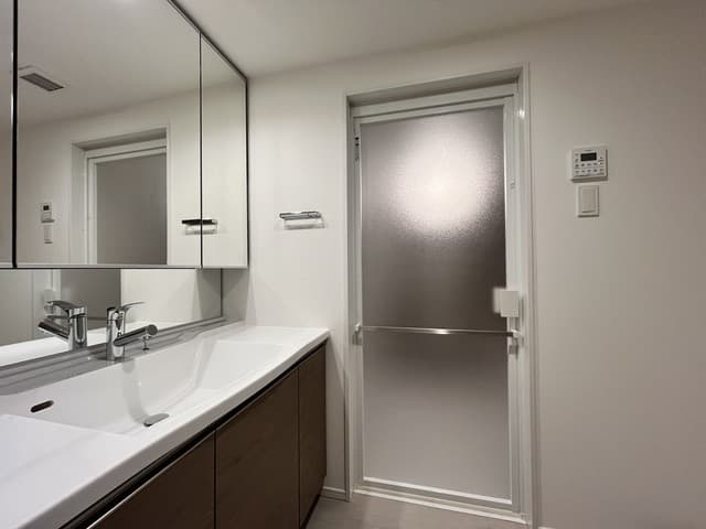 ee01473078d642c995b1ae6257ff3ed2