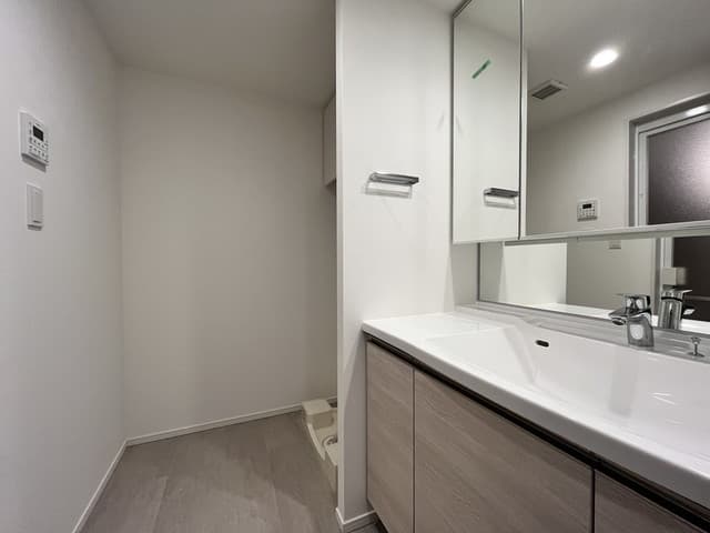 ee01473078d642c995b1ae6257ff3ed2