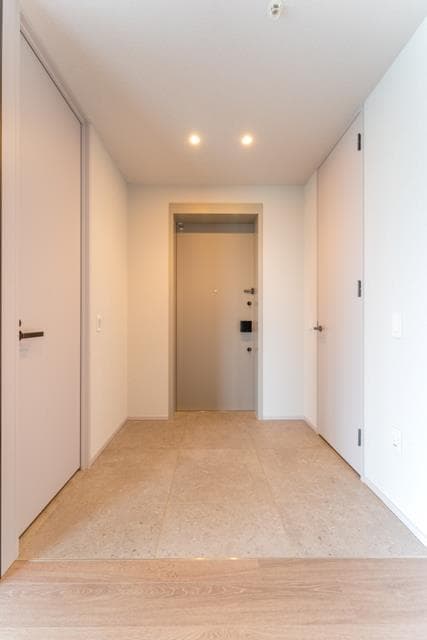 07de8f9a781546bb9afcde83800ddeee