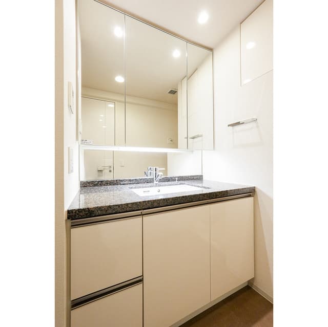 1196293c1eda44aeb15ee411dc9a7a5f