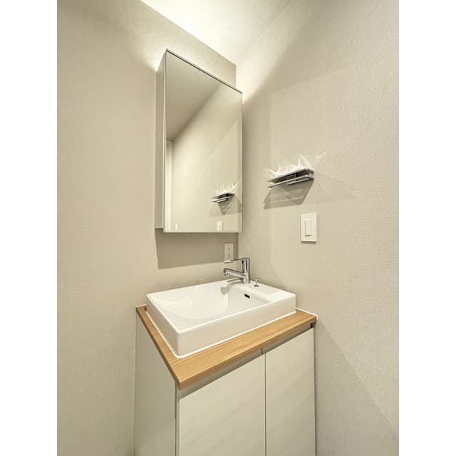 978f15183fe3438db5b4b924522025d2