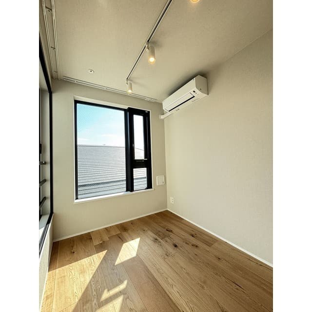 978f15183fe3438db5b4b924522025d2