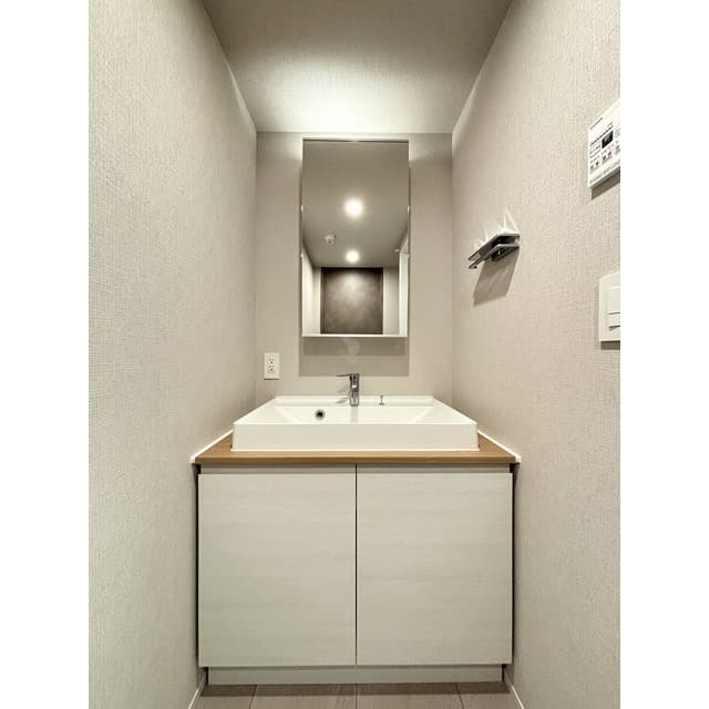 978f15183fe3438db5b4b924522025d2