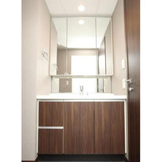 7306fcc90f104a5aa6a7e6ae6f5262a8