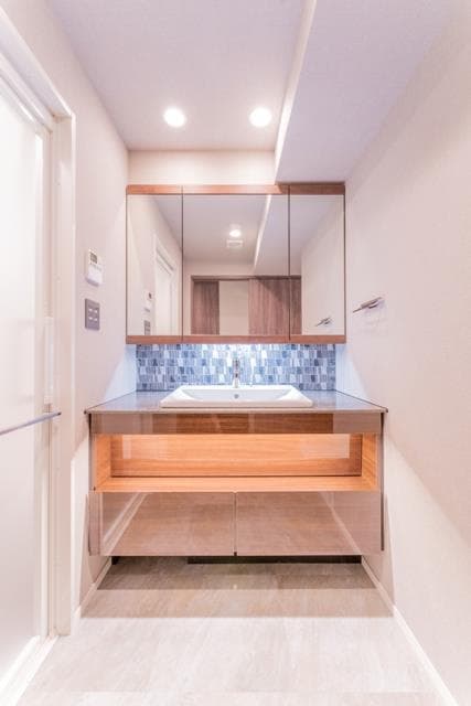 b55fd7170d384ba49841d719a9cc7dd4