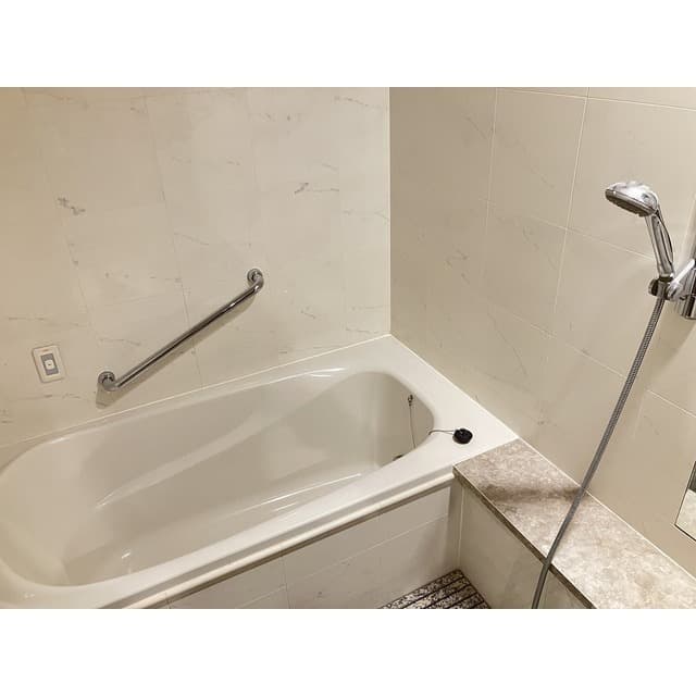 e4b61cfc63a24b7688a6ec4db10feff1