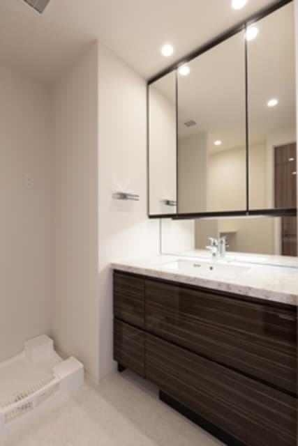 48abea2a1fd74e4094f1def1d3e1beab