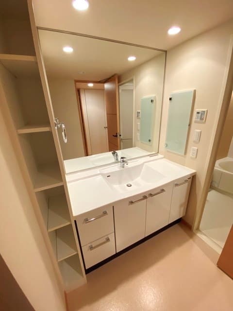 9b64febb27744c199ec605656202b83d