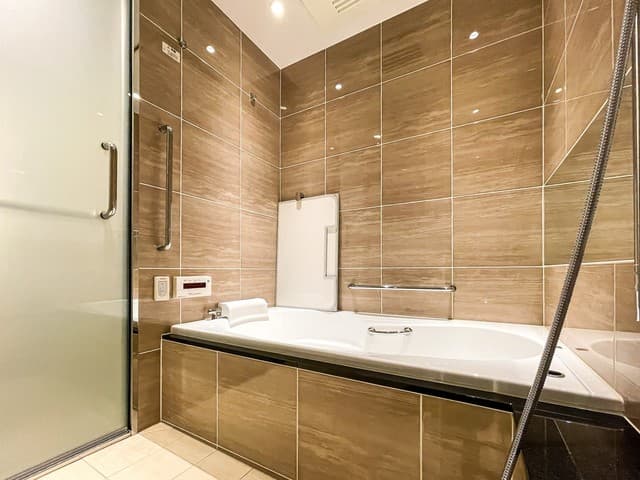 9c6c4c33b9184448869cedee7fa5f620