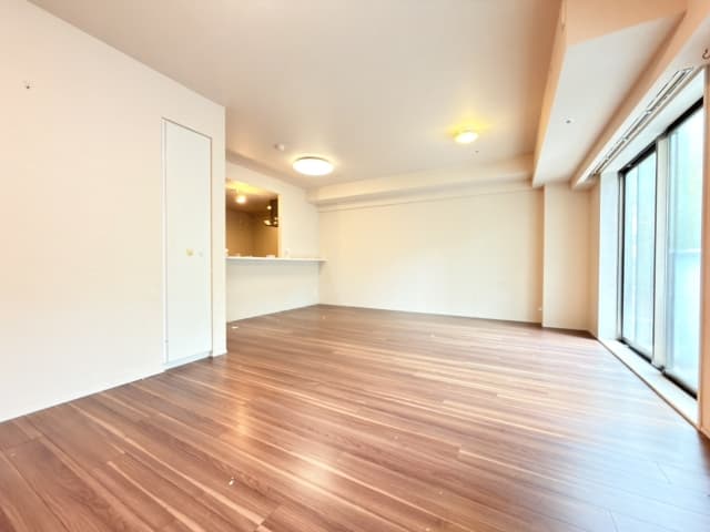 3aafeacc8d6d4b66841700846e1ee0c4