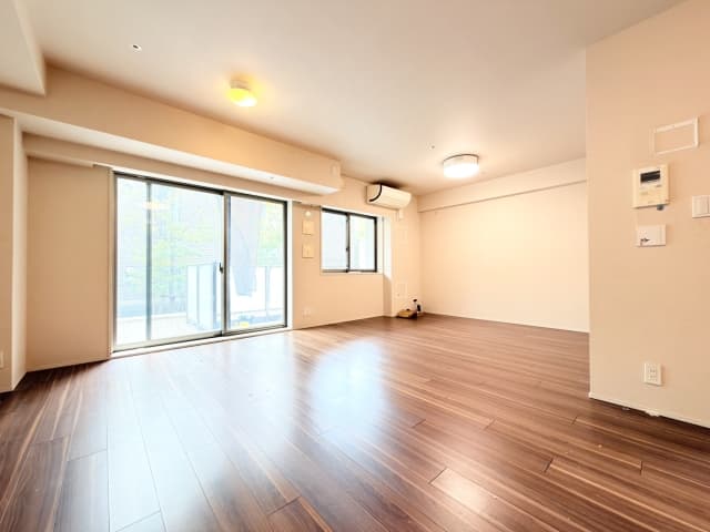 3aafeacc8d6d4b66841700846e1ee0c4