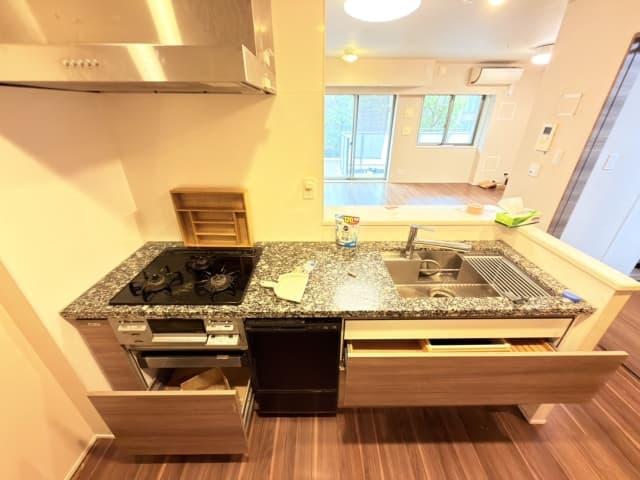 3aafeacc8d6d4b66841700846e1ee0c4