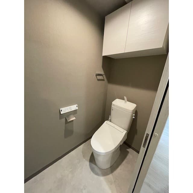 28b7e700f544443997858978c9578609