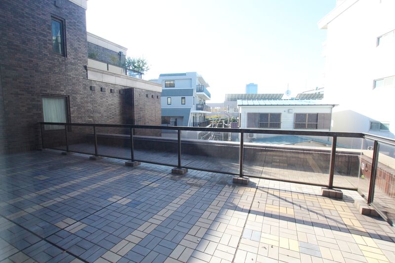 ichigaya apartment balcony