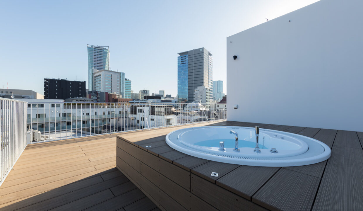 shibuya luxury apartment rooftop hot tub