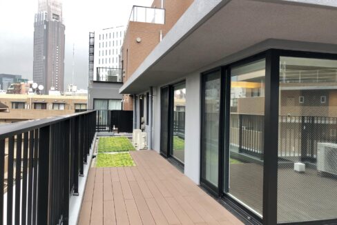 yoyogi apartment for rent balcony